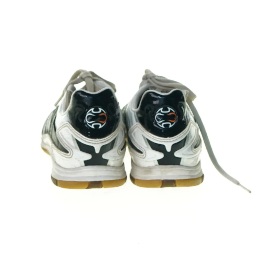 Sko fra Adidas (str. 35)