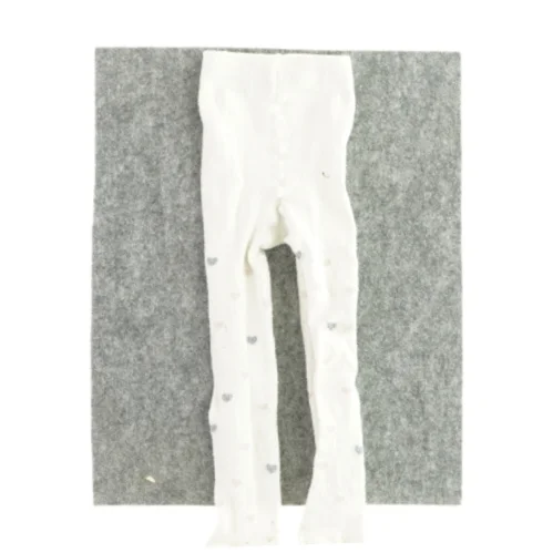 Strømpebukser med hjerter på (Str. 4-5 år)