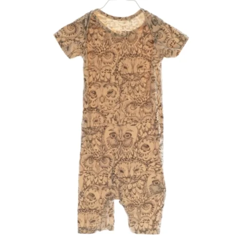 Heldragt fra Soft Gallery (str. 24 mdr.)