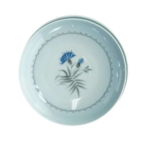 Porcelænstallerkener med blomstermotiv, Blå kornblomst, Demeter fra Bing Og Grøndahl (str. Diameter 15,5 cm)