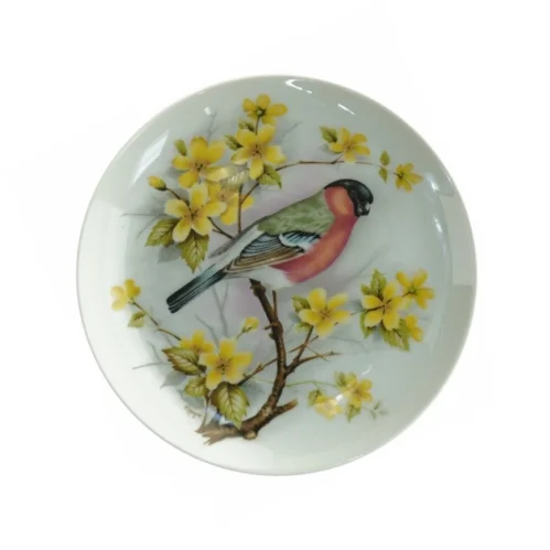 Dekorativ porcelænstallerken med fuglemotiv fra Kaiser (str. Diameter 20 cm)