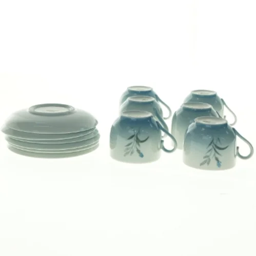 Kaffekopper med underkopper med blomstermotiv, blå kornblomst, Demeter fra Bing Og Grøndahl (str. Diameter 13,5 cm h 7 cm)