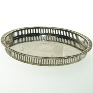 Rundt metalbakke med mønster (str. Ø 32 cm)