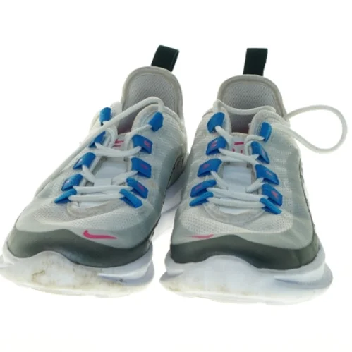 Sneakers fra Nike (str. 35,5)
