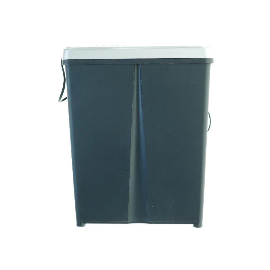 Makulator med ledning til alm. stikkontakt (str. 38 x, 29 x 20 cm)