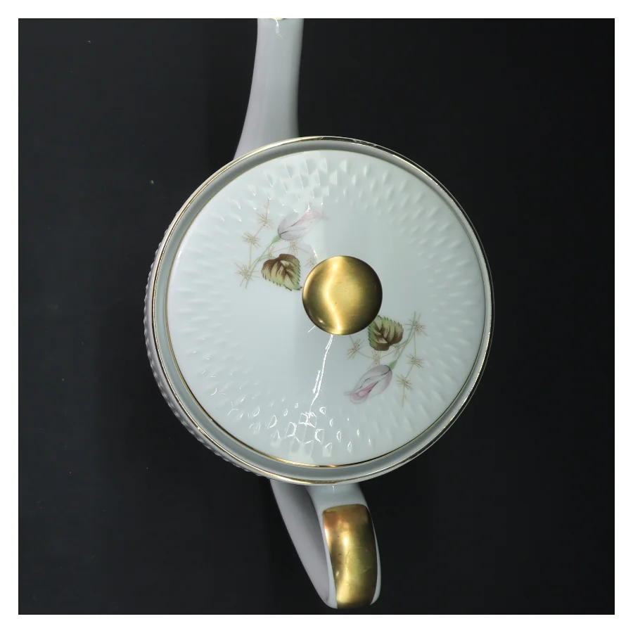 Porcelæn kande med rosedekoration fra Bavaria (str. 20 cm)
