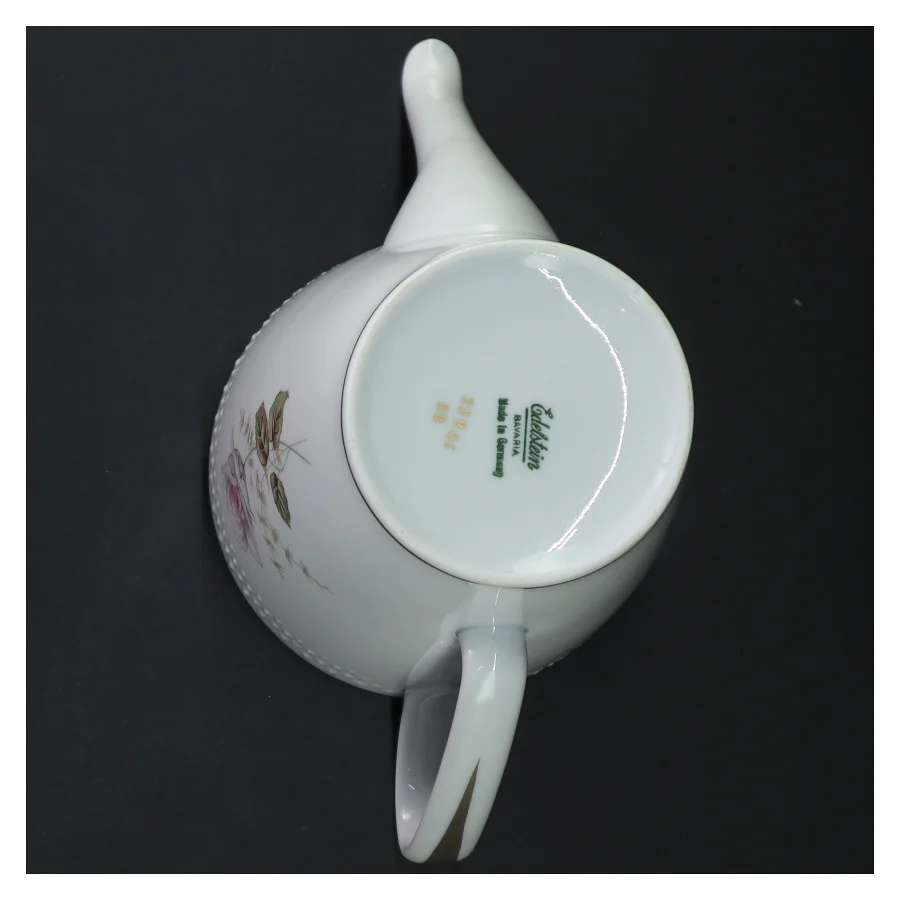 Porcelæn kande med rosedekoration fra Bavaria (str. 20 cm)