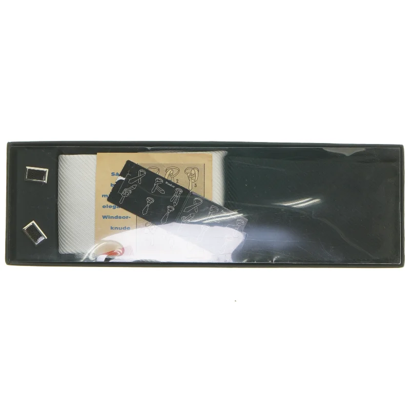Sæt med slips og manchetknapper (str. 152 cm)