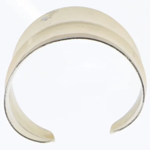 Guldfarvet armbånd (str. Ø 6 cm)