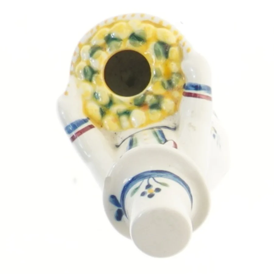 Keramisk figur med blomsterdekoration (str. 15 cm)