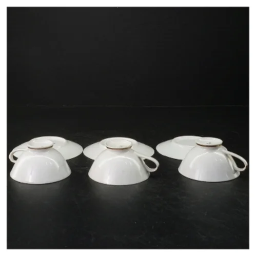Porcelænskopper med underkopper fra Bavaria (str. Kopper. ø. 9 cm. tallerkener. ø. 12 cm)