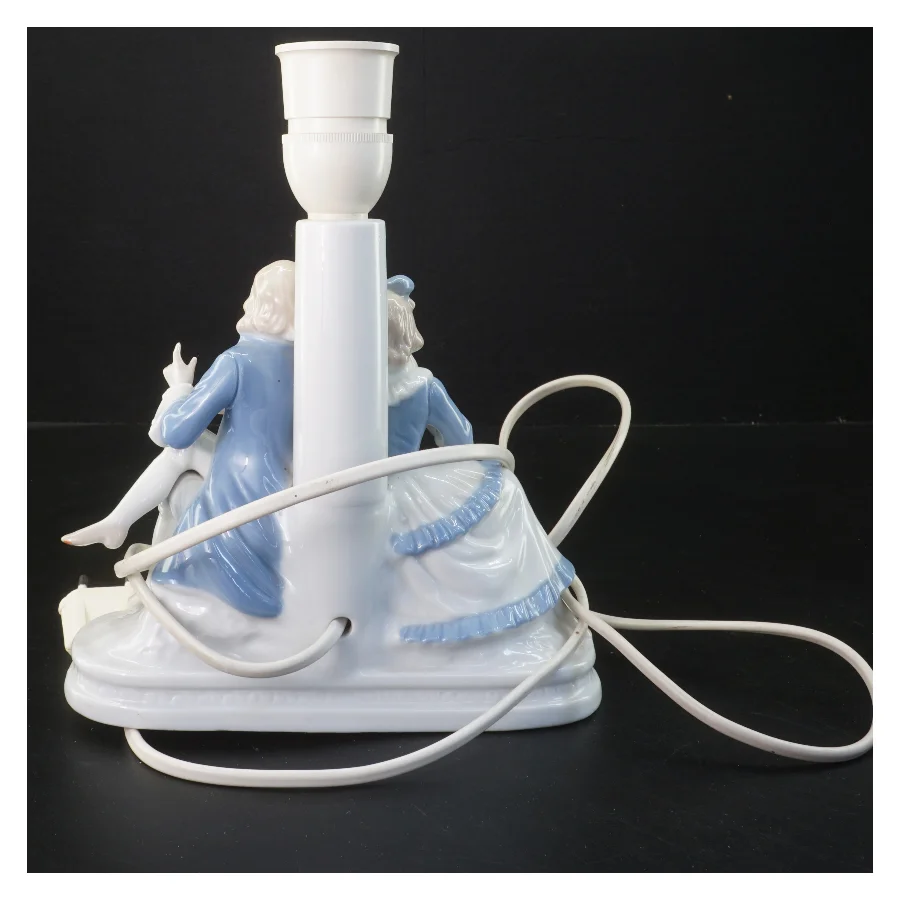 Porcelæn bordlampe med figurine par (str. 23,5 cm)