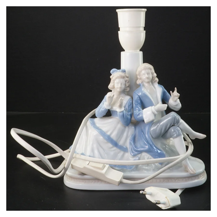 Porcelæn bordlampe med figurine par (str. 23,5 cm)