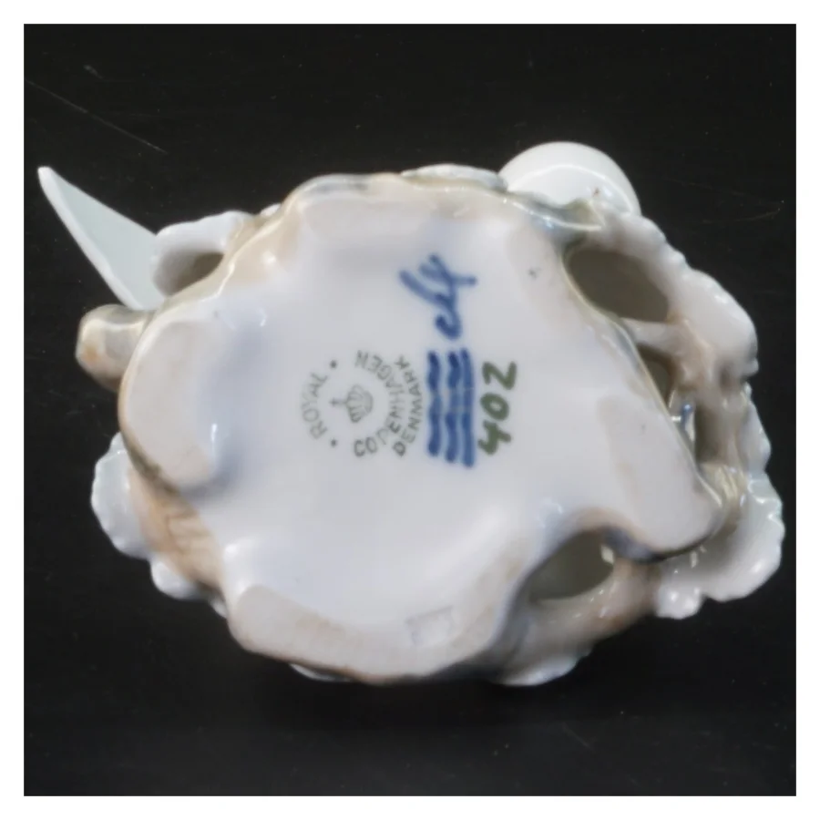 Porcelænsfigur med fuglemotiv fra Royal Copenhagen (str. 12,5 cm)
