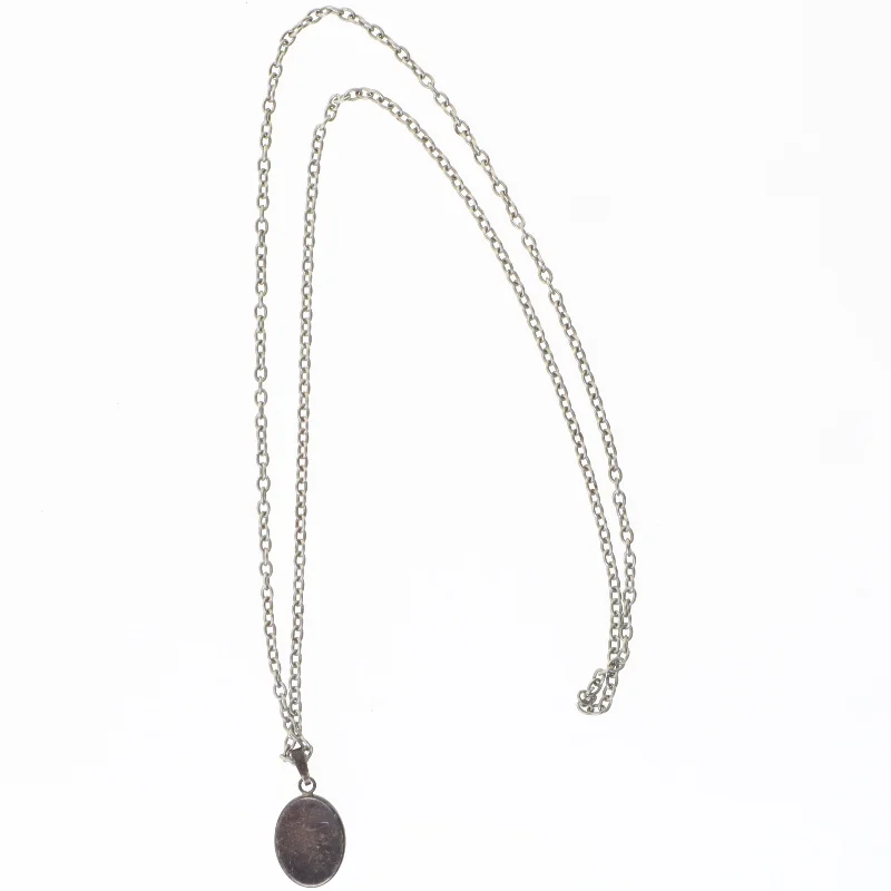 Halskæde med vedhæng (str. 69 cm)