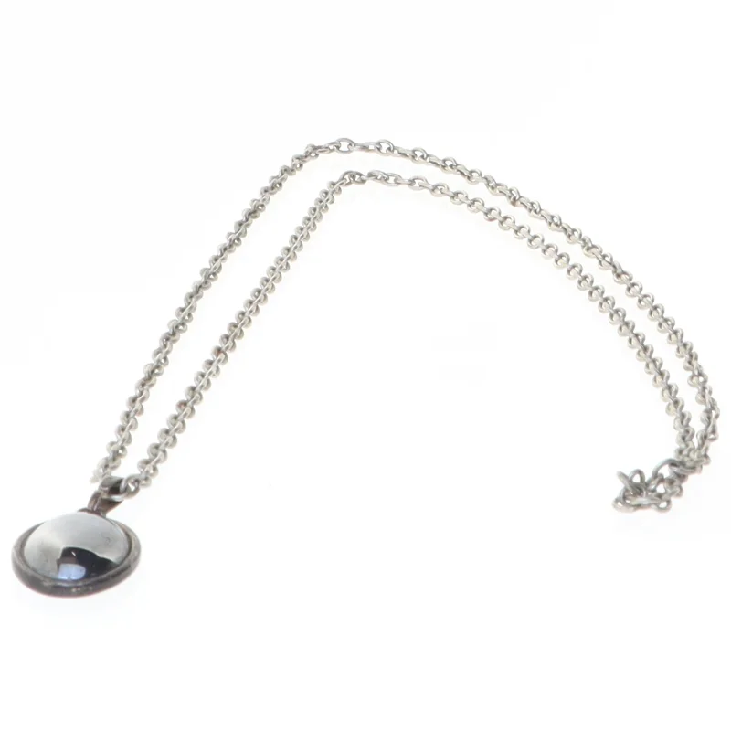 Halskæde med vedhæng (str. 69 cm)