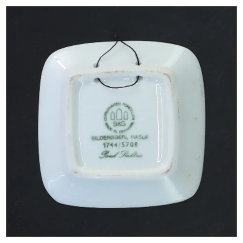 Dekorativ porcelænstallerken med landskabsmotiv fra B&G (str. 8,5x8,5 cm)