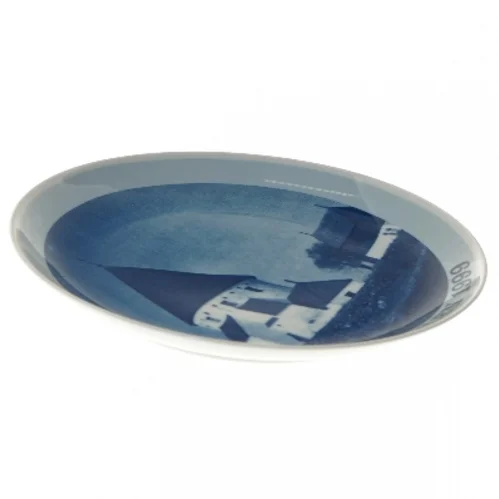 Juleplatte med kirke, 1999 fra Scan Lekven Design (str. Ø 19,5 cm)