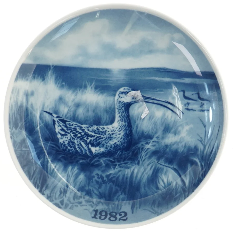 Porcelænstallerken med fuglemotiv, 1982 (str. Ø 19,5 cm)