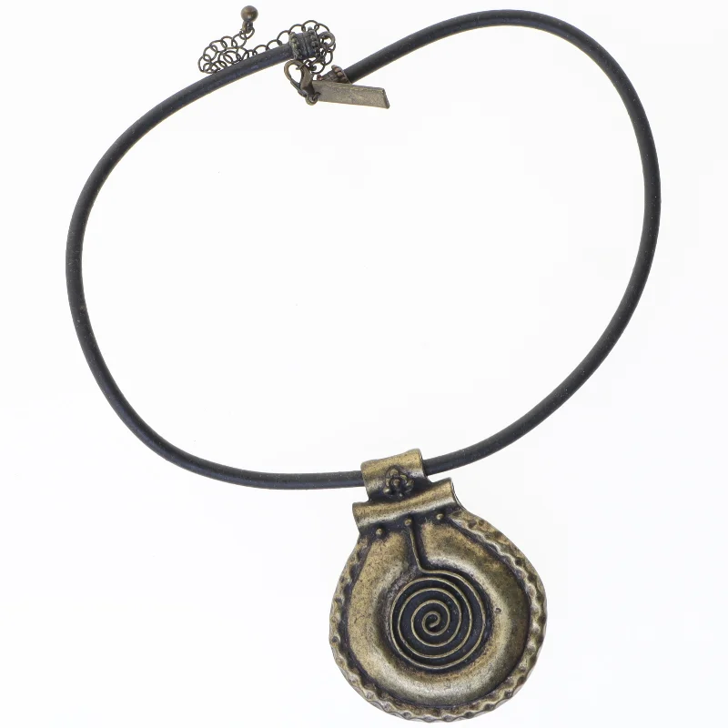 Halskæde med vedhæng (str. 50 cm)