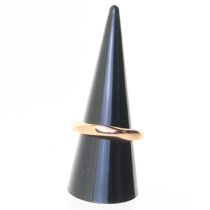 Dekorativ Ring (str. 56)