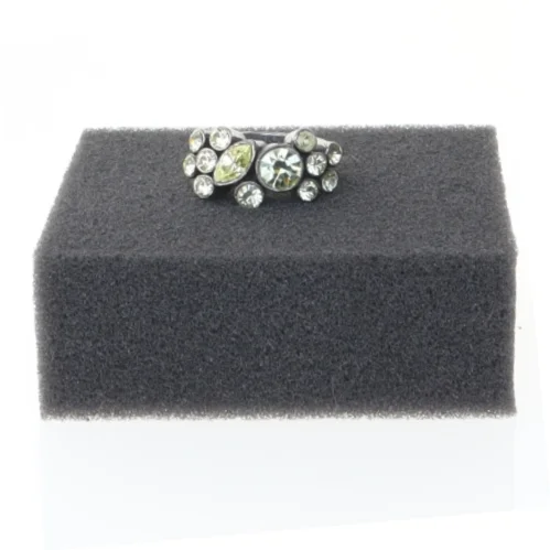 Vintage ring med sten (str. 53)