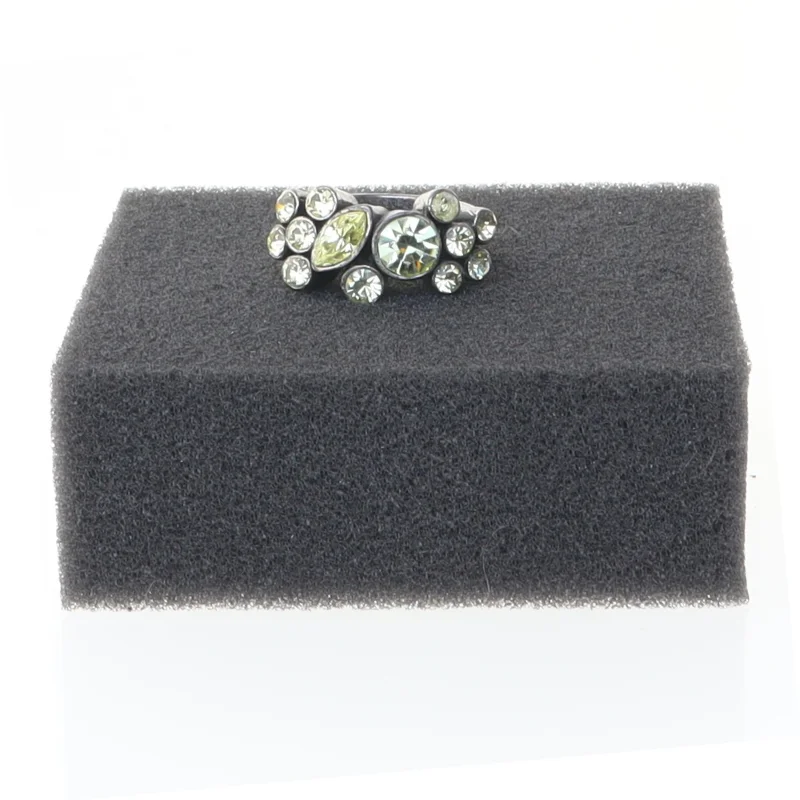 Vintage ring med sten (str. 53)