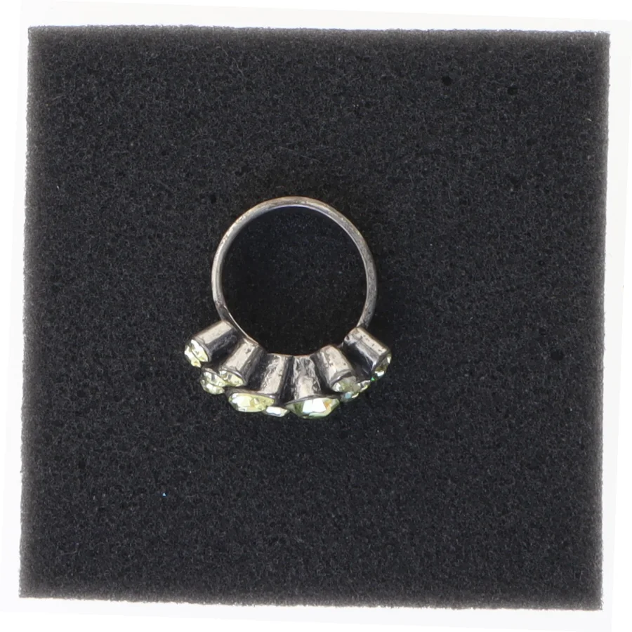 Vintage ring med sten (str. 53)