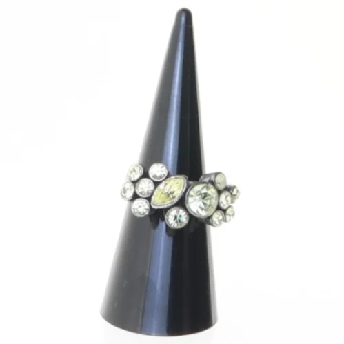 Vintage ring med sten (str. 53)