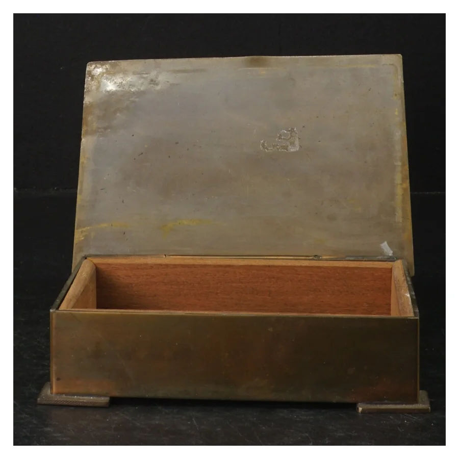 Træskrin med metalbeslag (str. 14x10 cm)