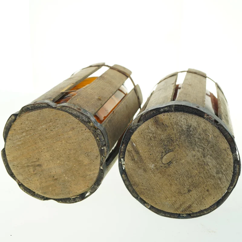 Antikke flasker i trækasser (str. 45 cm)