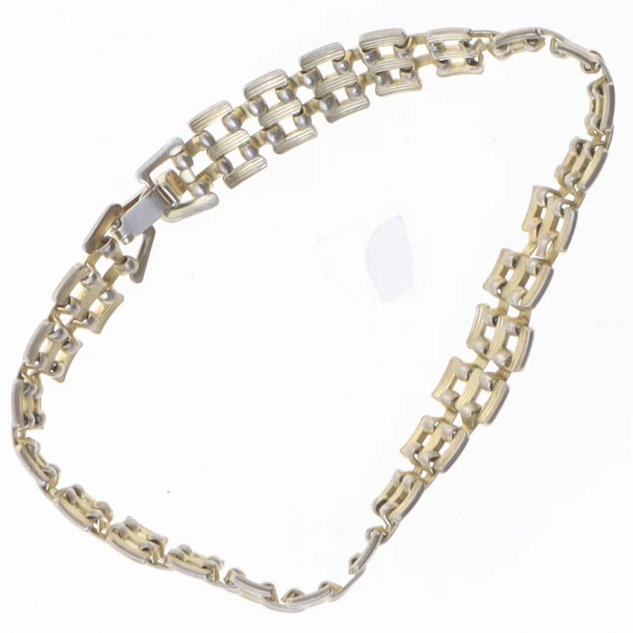 Sølvfarvet kædearmbånd