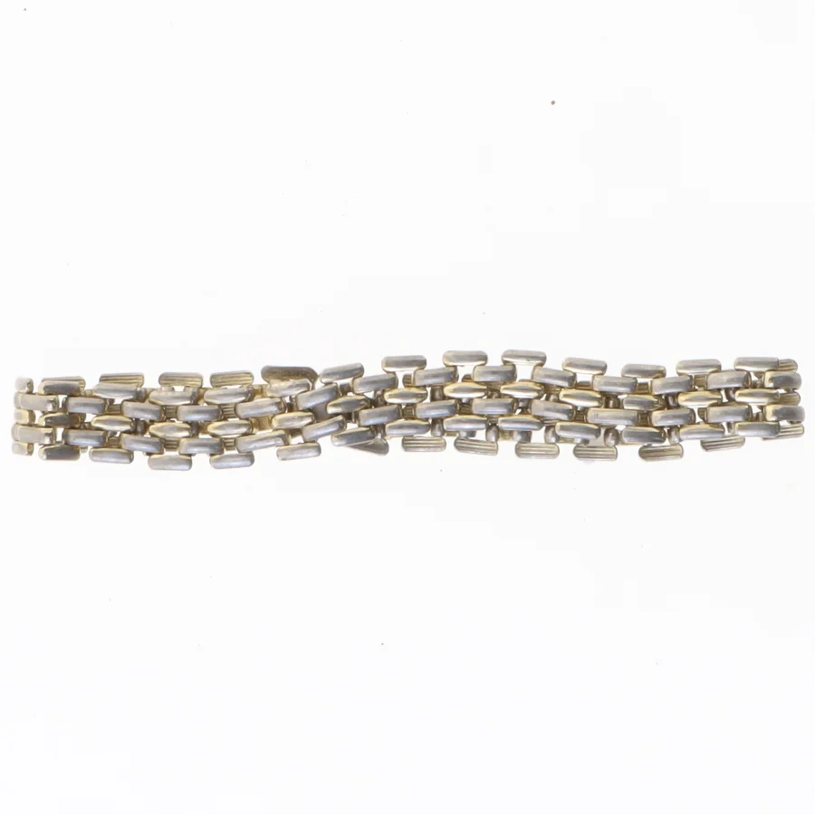 Sølvfarvet kædearmbånd