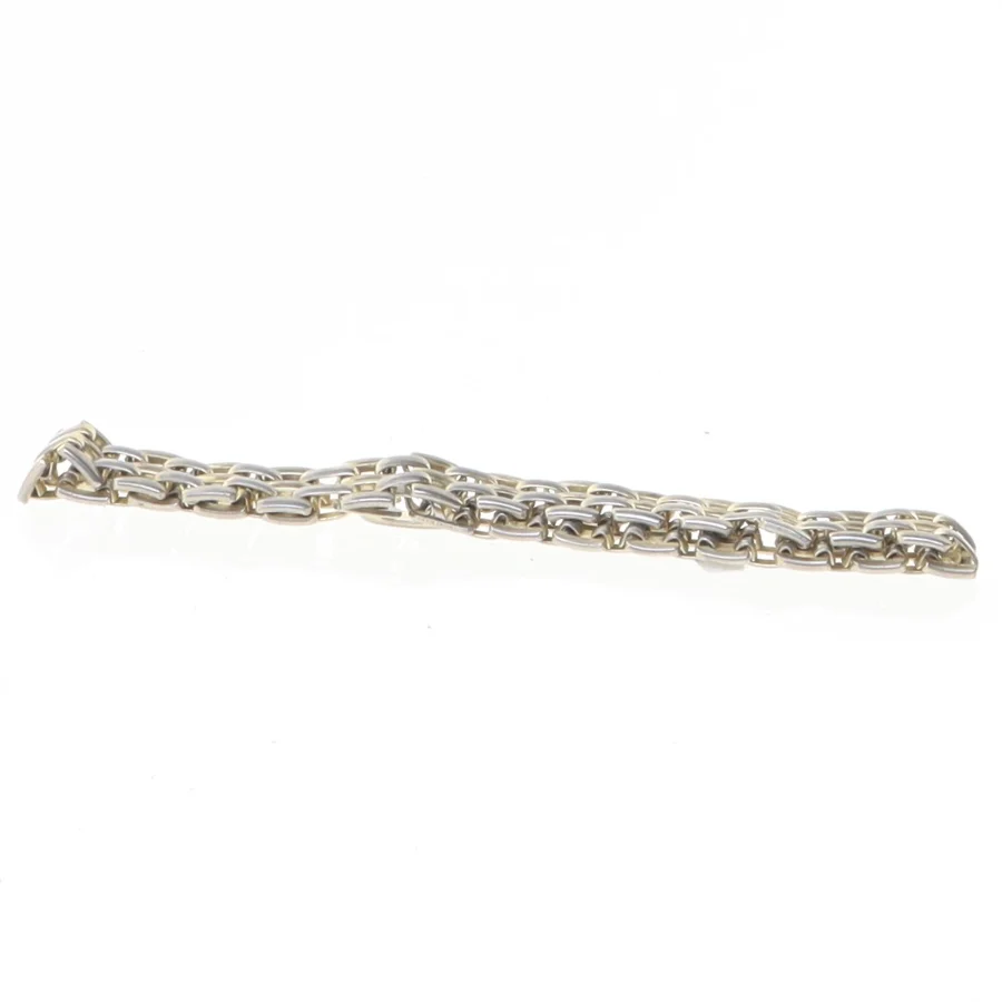 Sølvfarvet kædearmbånd