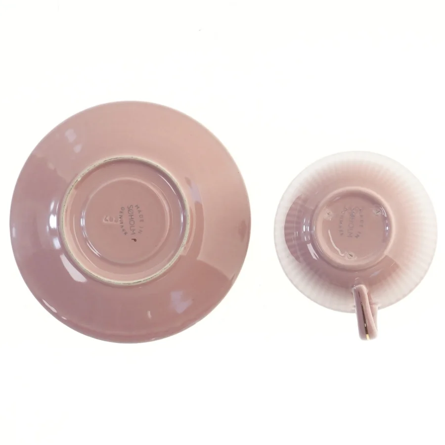 Te-kopper med underkopper fra Søholm (str. 5 styk, ø 16 og 10,5 cm)