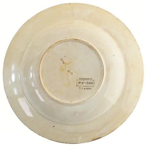 Dekorativ tallerken med blomsterdesign (str. Ø 26 cm)