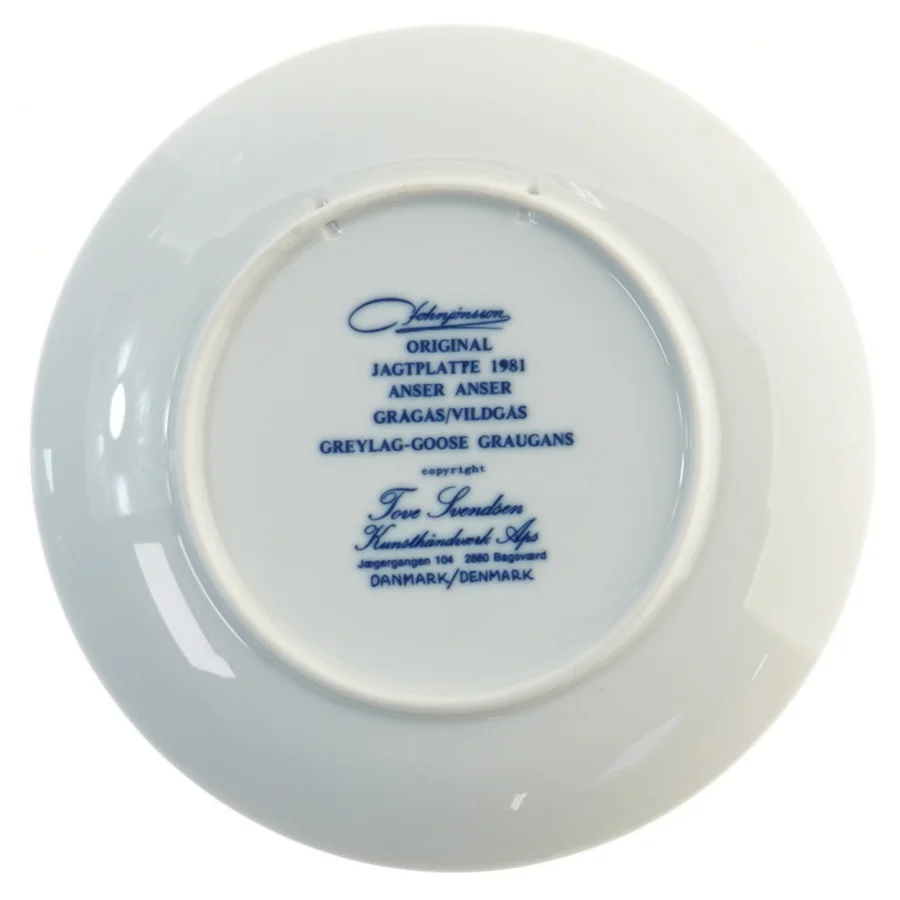 Porcelænsjagtplatte 1981 fra Tove Svendsen (str. Ø 19,5 cm)