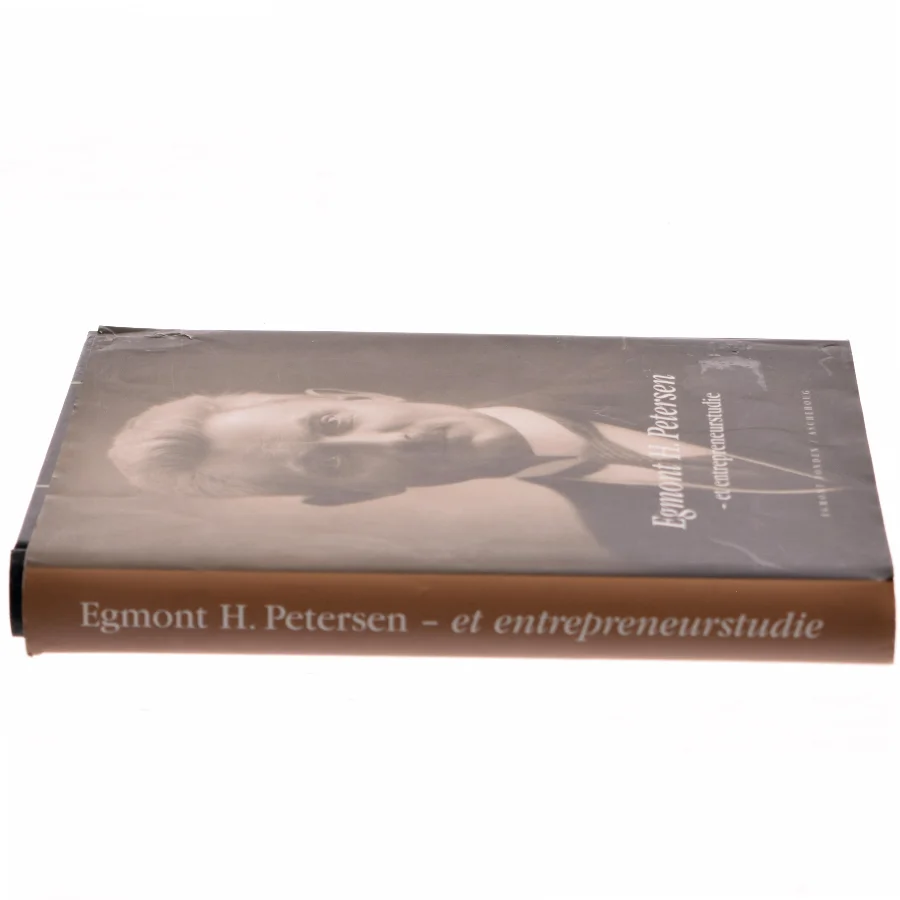 Egmont H. Petersen : et entrepreneurstudie af Leif Askholm (Bog)