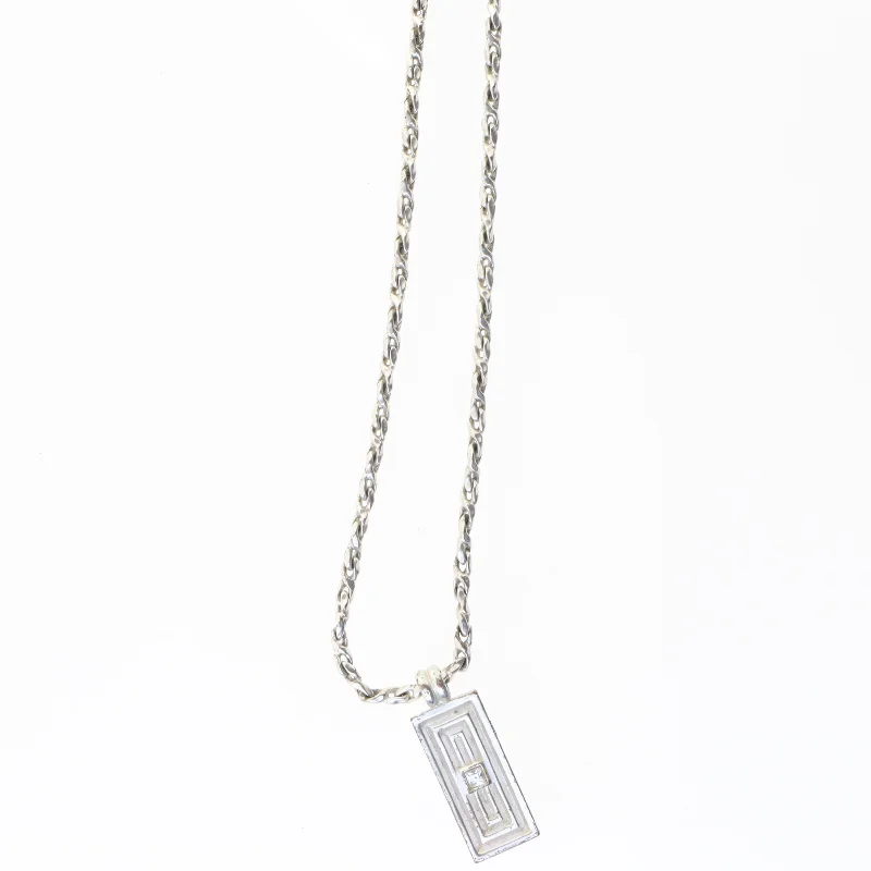 Sølvhalskæde med vedhæng (str. 43 cm)