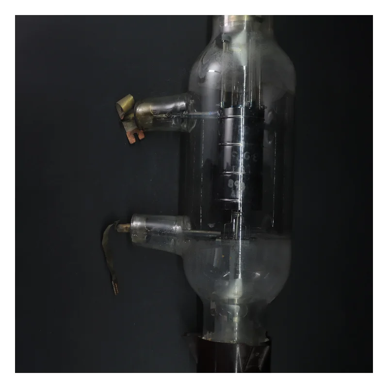 Stor elektronrør (str. 50x14 cm)