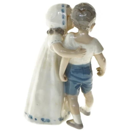 Porcelænsfigur af kysset børn fra B&G (str. 18 cm)