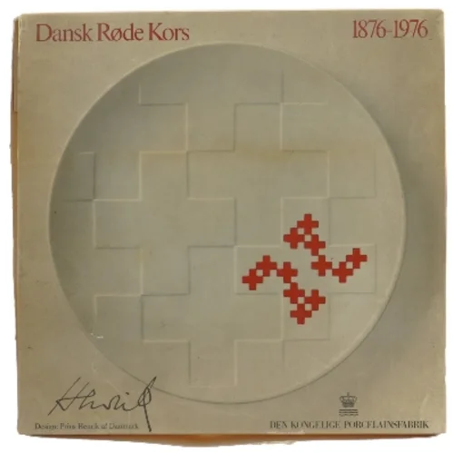 Dansk Røde Kors jubilæumsplatte fra Den Kongelige Porcelænsfabrik (str. Ø 20,5 cm)
