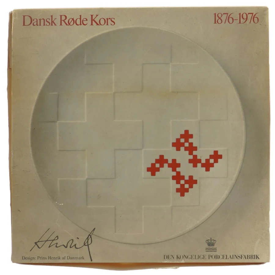 Dansk Røde Kors jubilæumsplatte fra Den Kongelige Porcelænsfabrik (str. Ø 20,5 cm)