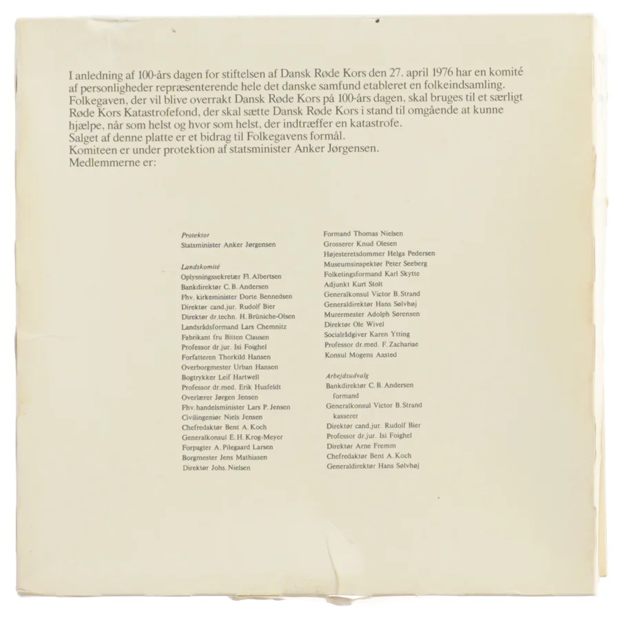 Dansk Røde Kors jubilæumsplatte fra Den Kongelige Porcelænsfabrik (str. Ø 20,5 cm)