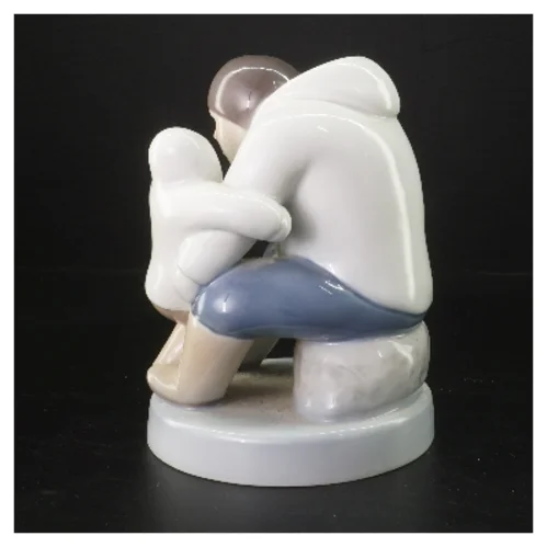Porcelænsfigur af far med barn fra B&G (str. 21 cm)