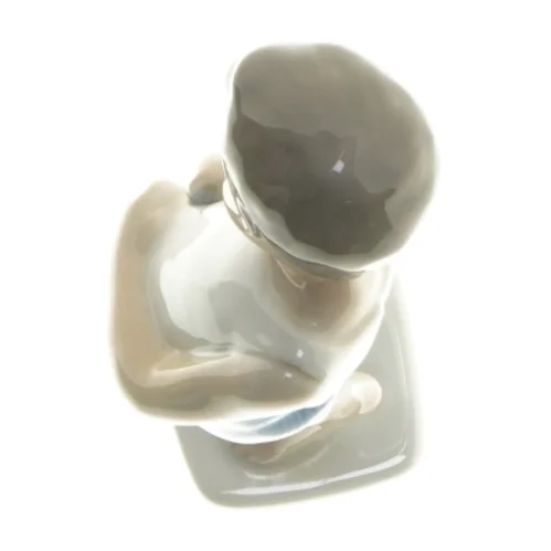 Porcelænsfigur dreng fra B&G (str. 15 cm)