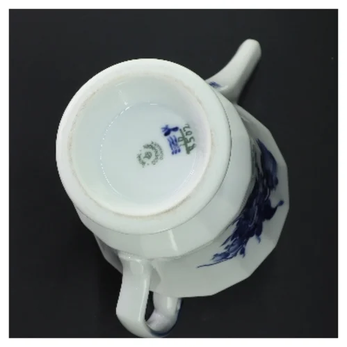 Porcelæns kaffekande med blå blomst fra Royal Copenhagen (str. 24 cm)