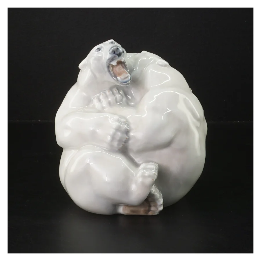 Porcelænsfigur af isbjørn fra Royal Copenhagen (str. 15x15 cm)