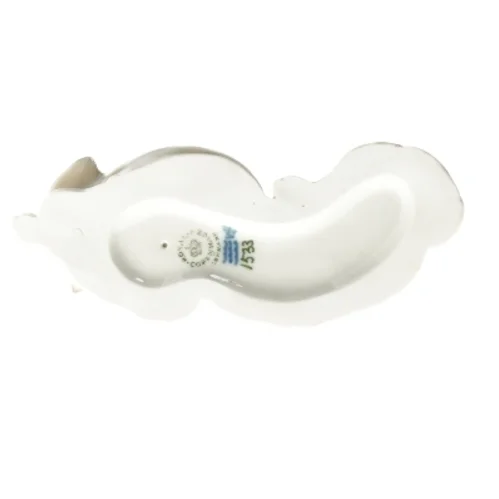 Porcelænsfigur af jagthund med bytte fra Royal Copenhagen (str. 7x6x16 cm)