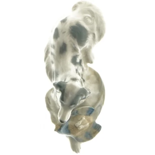 Porcelænsfigur af jagthund med bytte fra Royal Copenhagen (str. 7x6x16 cm)